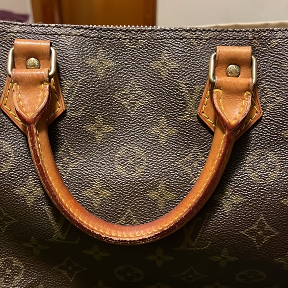 Authentic Louis Vuitton monogram speedy 35 - Picture 2 of 16